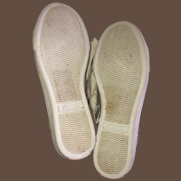 Guess✨ ‘Maadet 2’ Sneakers - Picture 7 of 9